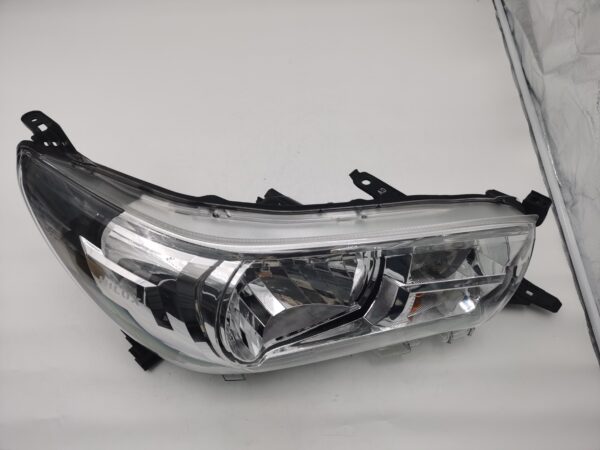 Toyota HILUX REVO 2015-2019 HALOGEN R.H.S HEADLIGHT ASSEMBLY