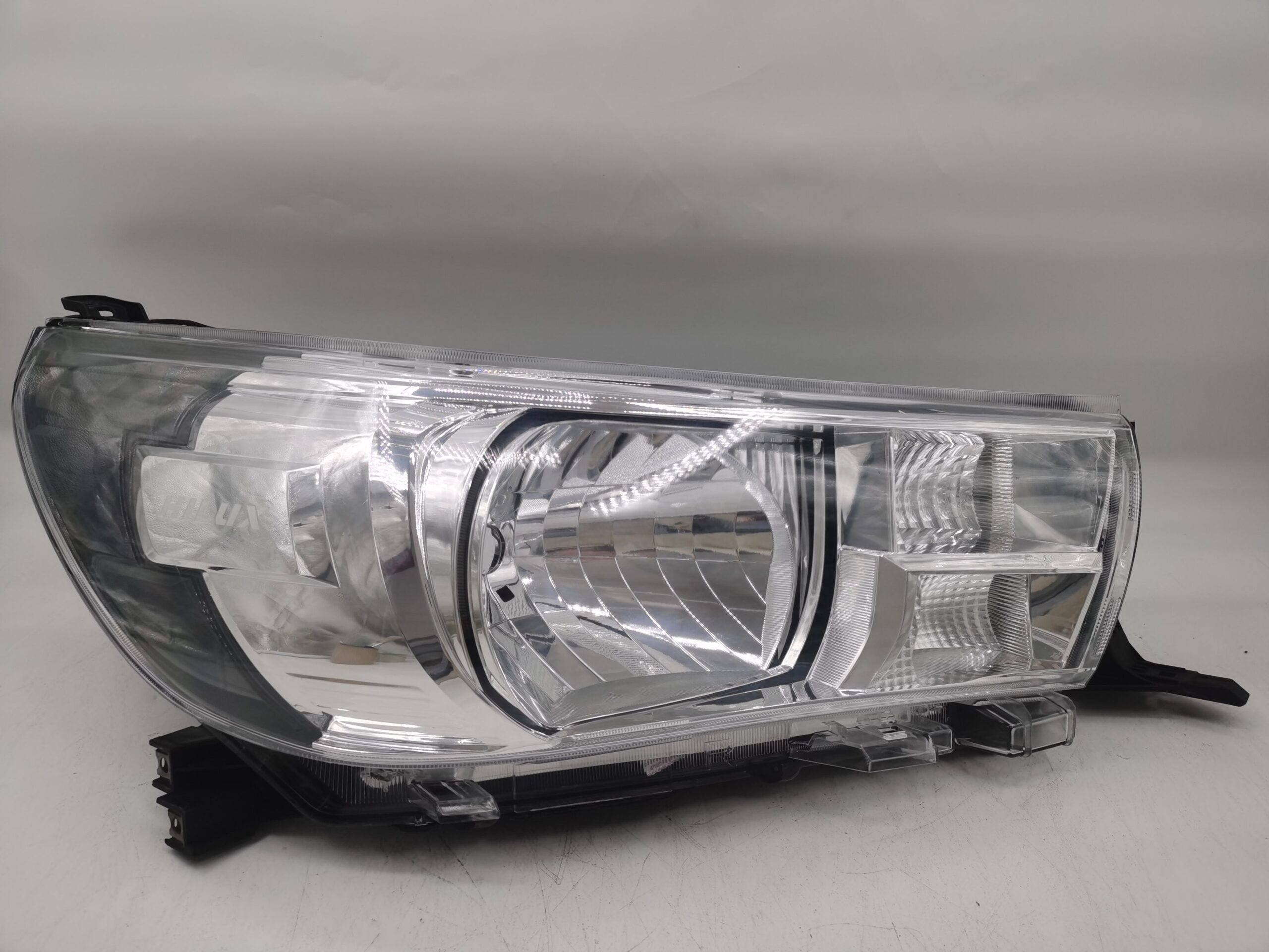 Toyota HILUX REVO 2015-2019 HALOGEN R.H.S HEADLIGHT ASSEMBLY