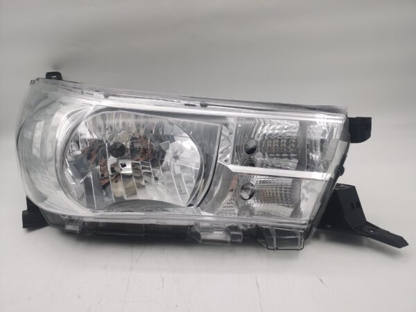 Toyota HILUX REVO 2015-2019 HALOGEN R.H.S HEADLIGHT ASSEMBLY