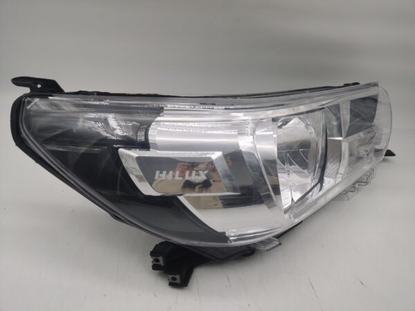 Toyota HILUX REVO 2015-2019 HALOGEN R.H.S HEADLIGHT ASSEMBLY