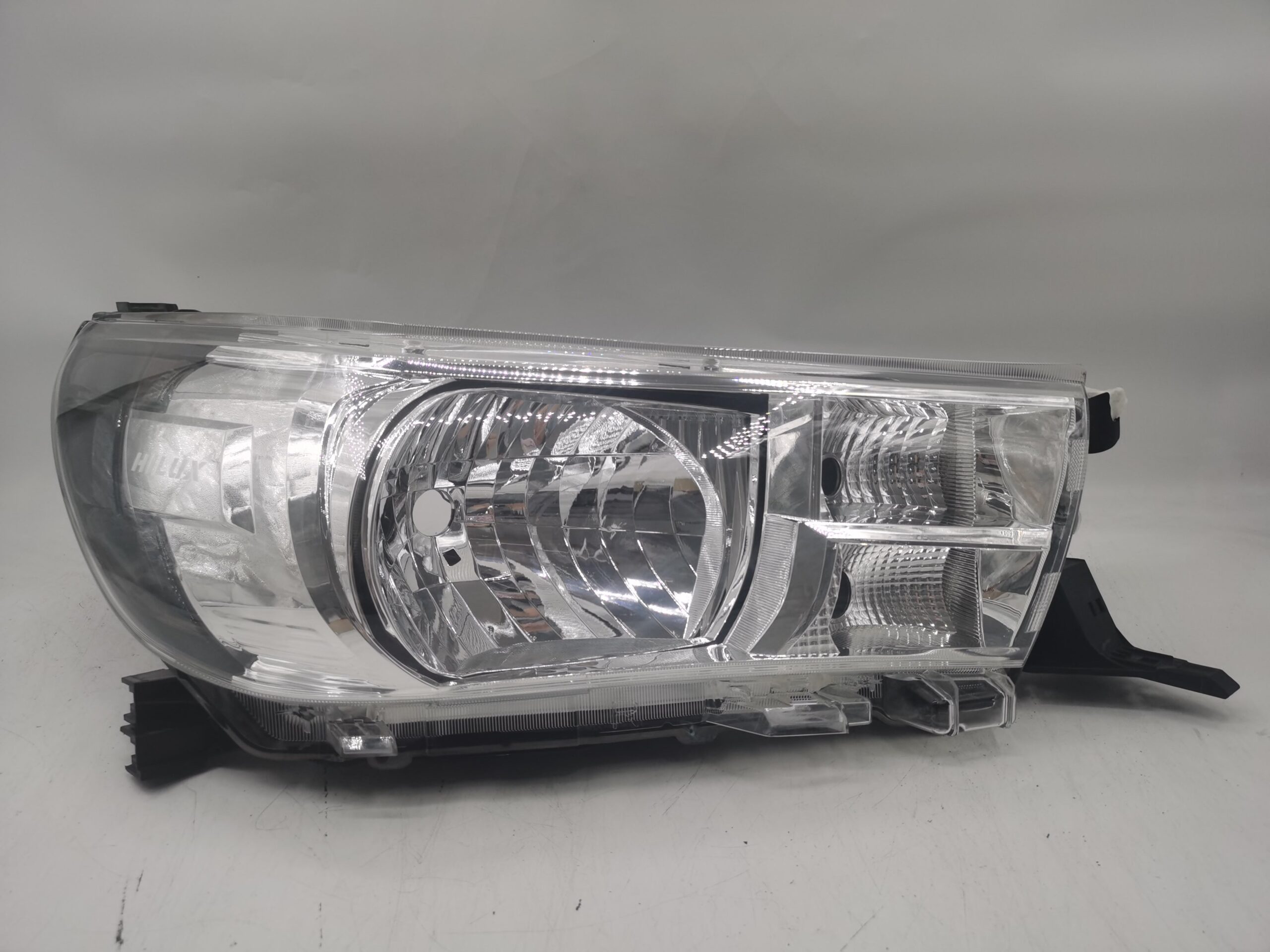 Toyota HILUX REVO 2015-2019 HALOGEN R.H.S Headlight Assembly