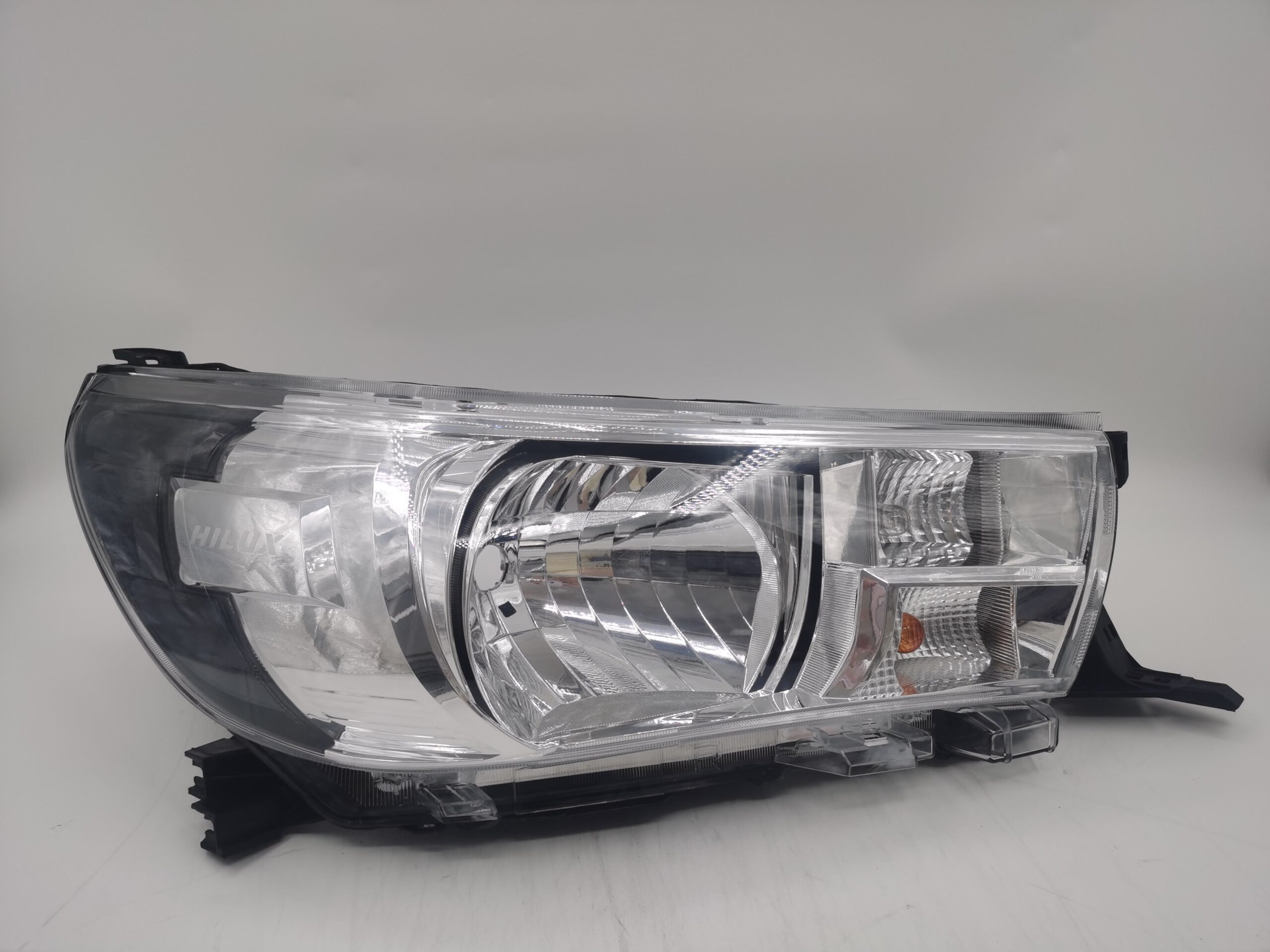 Toyota HILUX REVO 2015-2019 HALOGEN R.H.S HEADLIGHT ASSEMBLY