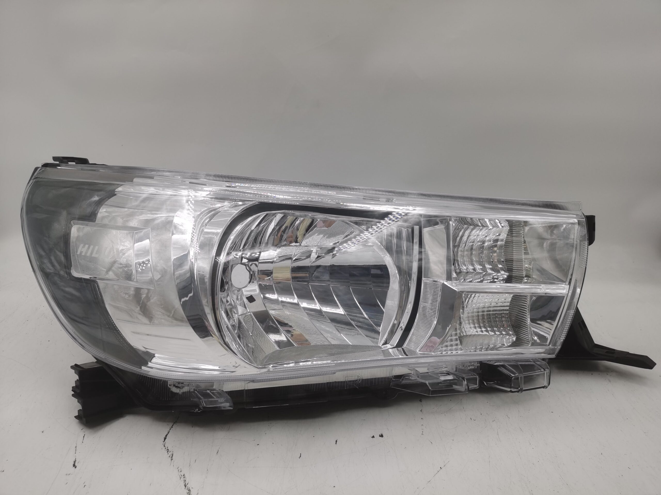 Toyota HILUX REVO 2015-2019 HALOGEN R.H.S Headlight Assembly