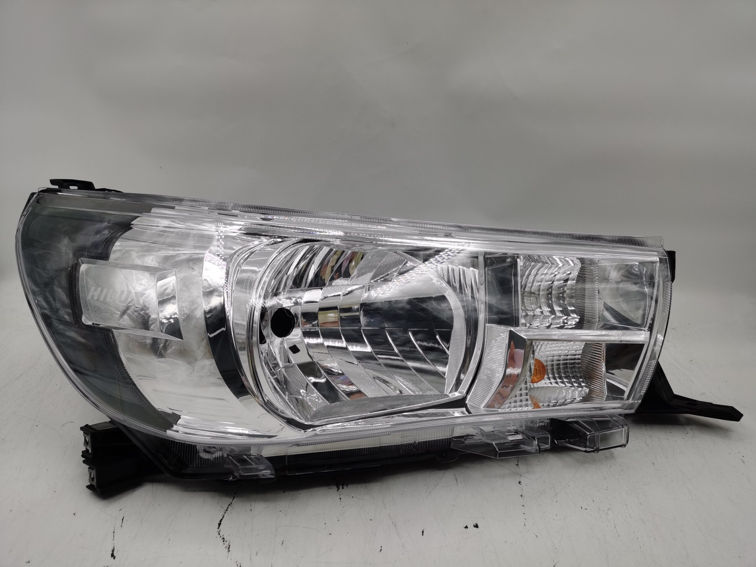 Toyota HILUX REVO 2015-2019 HALOGEN R.H.S Headlight Assembly