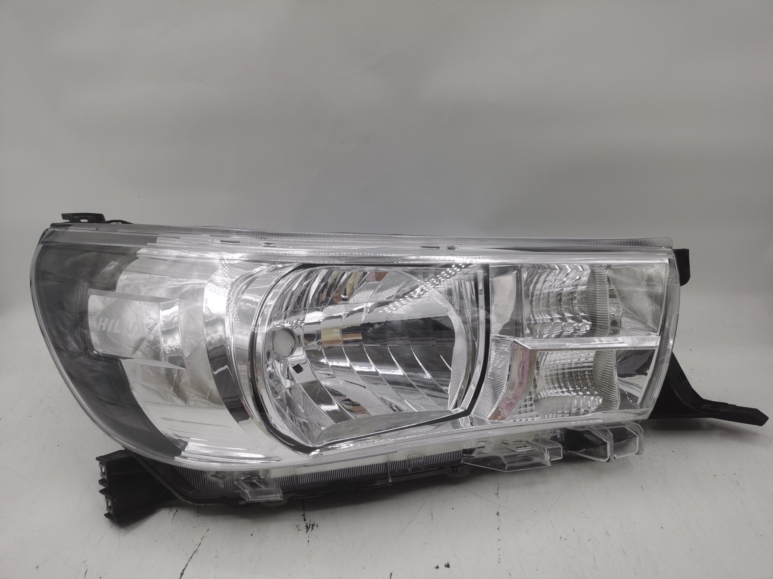 Toyota HILUX REVO 2015-2019 HALOGEN R.H.S Headlight Assembly