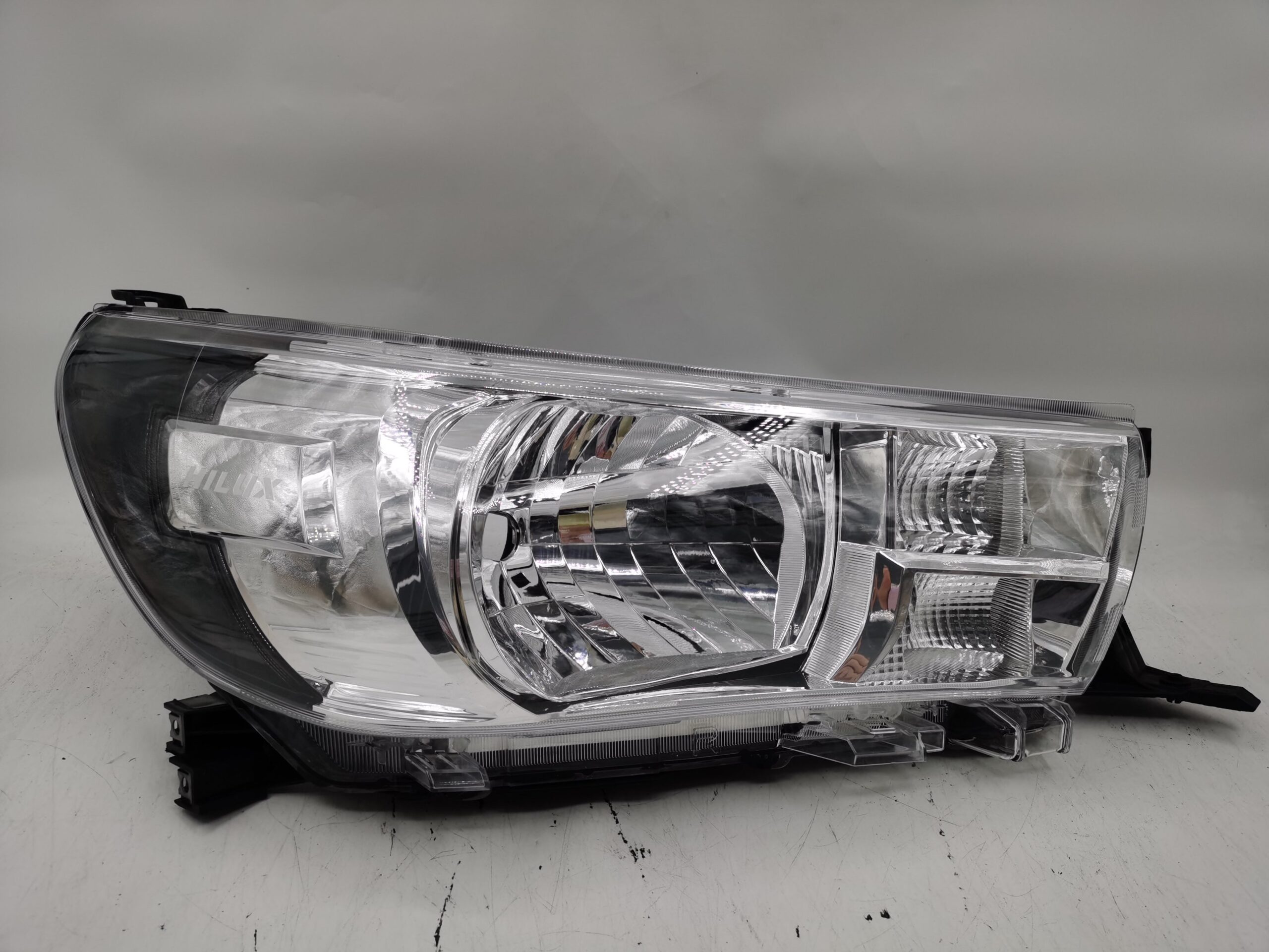 Toyota HILUX REVO 2015-2019 HALOGEN R.H.S Headlight Assembly