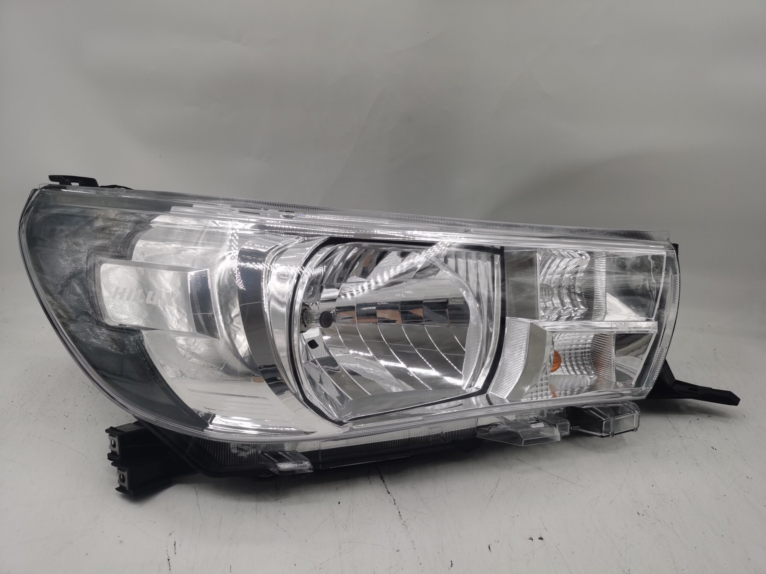 Toyota HILUX REVO 2015-2019 HALOGEN R.H.S Headlight Assembly