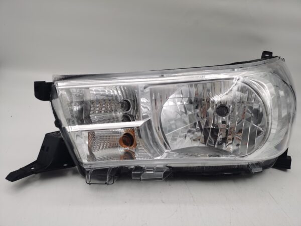 Toyota HILUX REVO 2015-2019 HALOGEN L.H.S HEADLIGHT ASSEMBLY