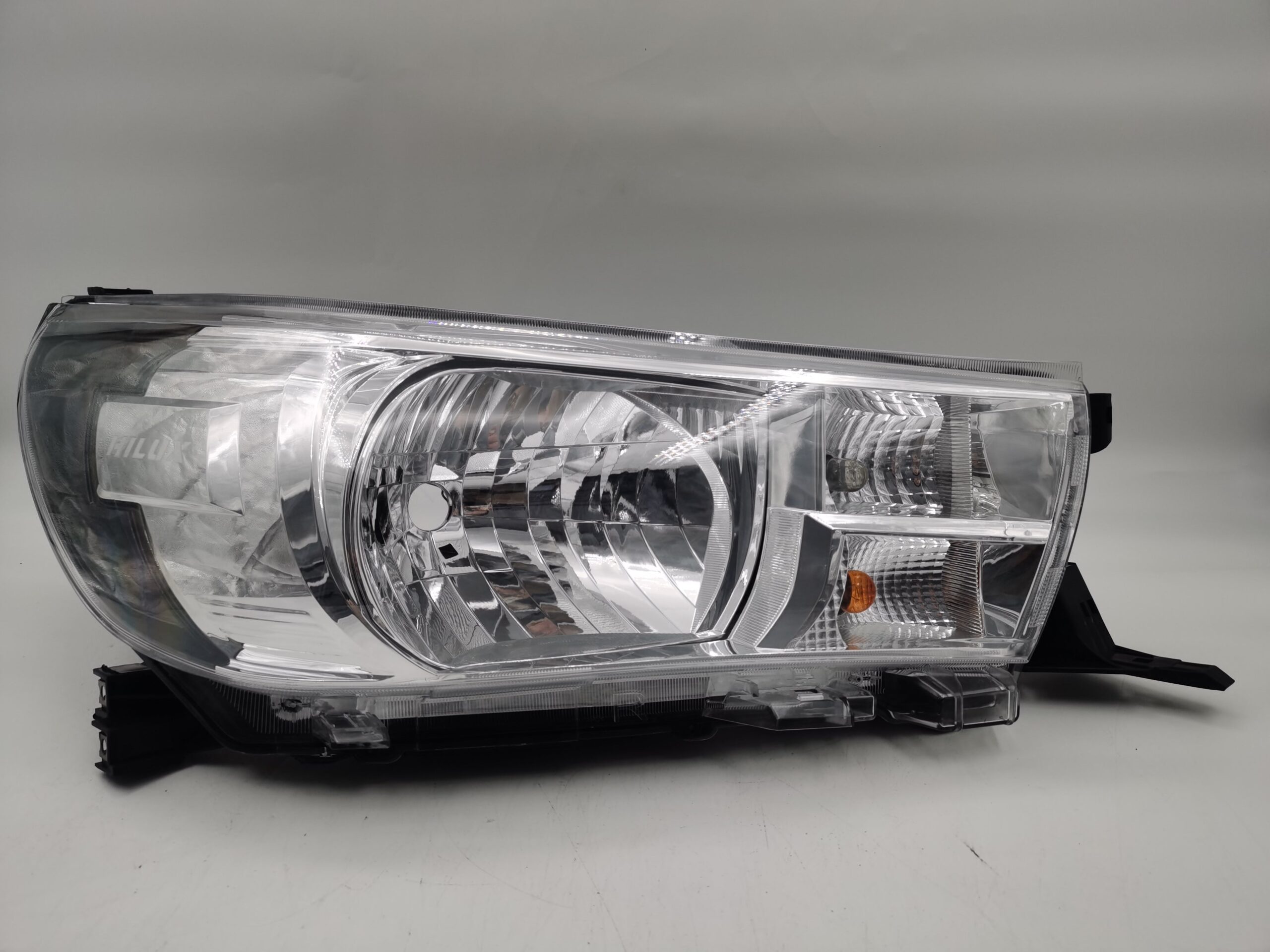 Toyota HILUX REVO 2015-2019 HALOGEN R.H.S HEADLIGHT ASSEMBLY