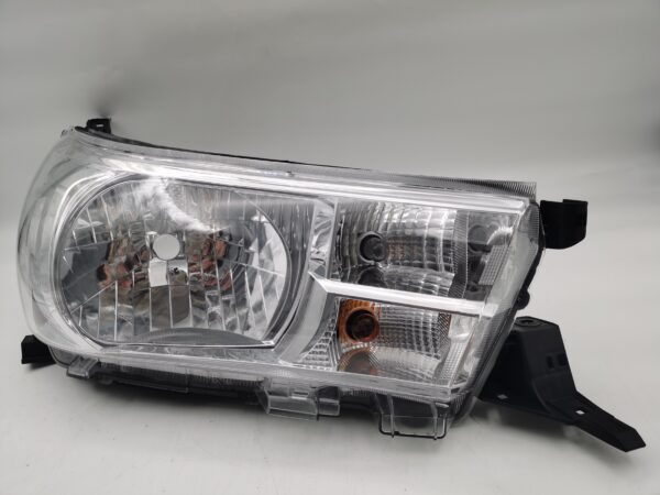 Toyota HILUX REVO 2015-2019 HALOGEN R.H.S HEADLIGHT ASSEMBLY