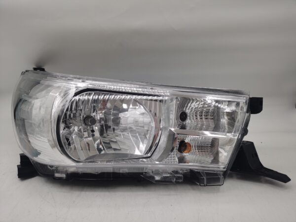 Toyota HILUX REVO 2015-2019 HALOGEN R.H.S HEADLIGHT ASSEMBLY