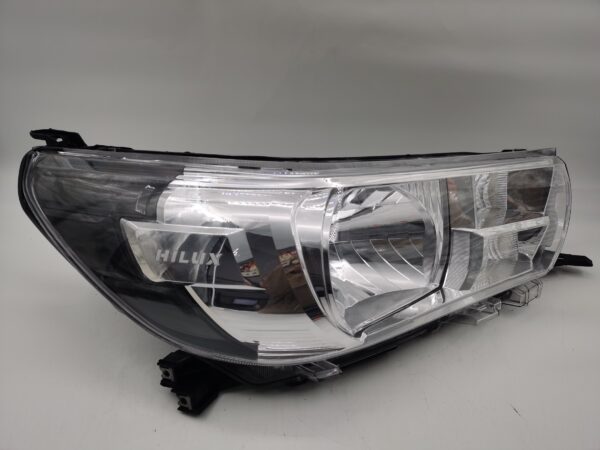 Toyota HILUX REVO 2015-2019 HALOGEN R.H.S HEADLIGHT ASSEMBLY