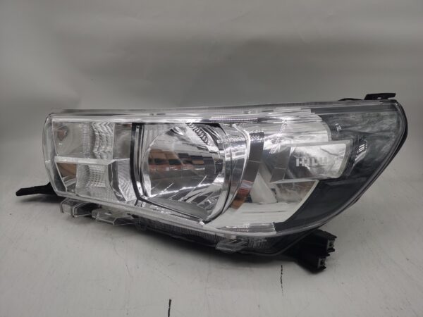 Toyota HILUX REVO 2015-2019 HALOGEN L.H.S HEADLIGHT ASSEMBLY