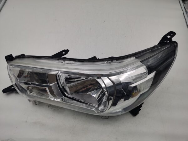 Toyota HILUX REVO 2015-2019 HALOGEN L.H.S HEADLIGHT ASSEMBLY