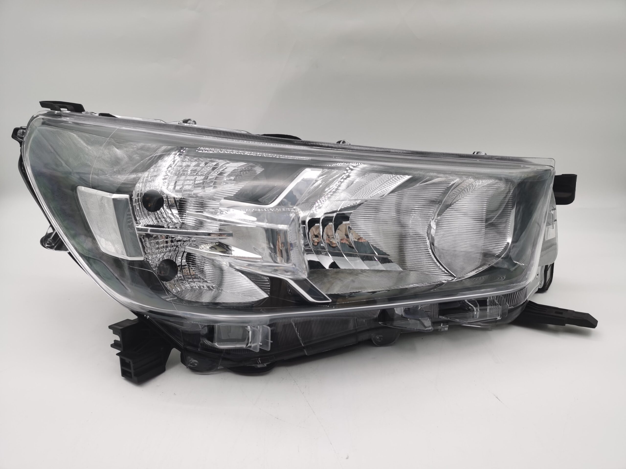 Toyota HILUX REVO 2020-2023 HALOGEN R.H.S HEADLIGHT ASSEMBLY