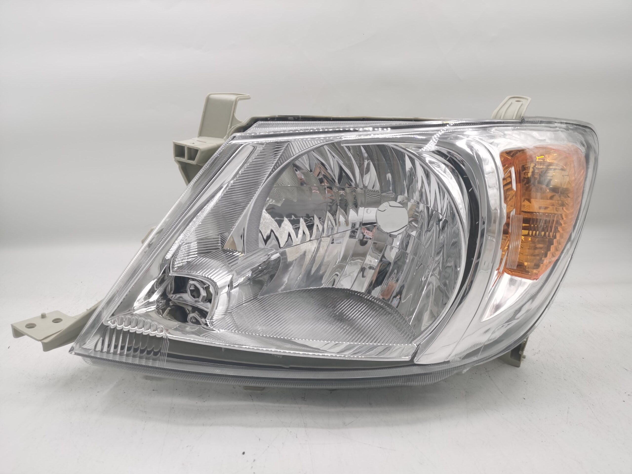 Toyota HILUX VIGO 2005-2010 HALOGEN L.H.S HEADLIGHT ASSEMBLY