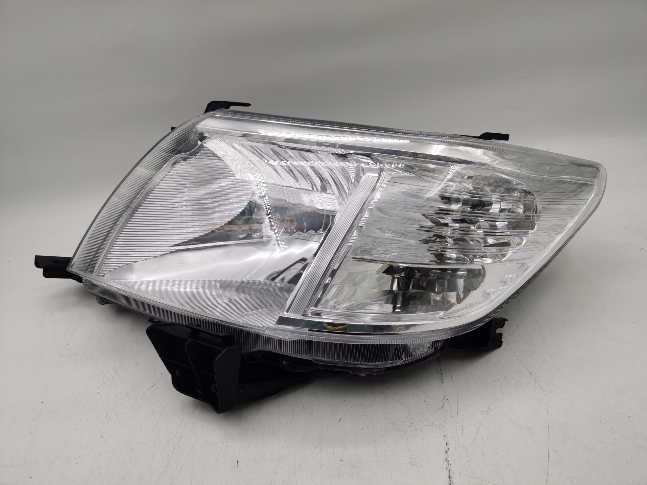 Toyota HILUX VIGO 2011-2014 HALOGEN L.H.S HEADLIGHT ASSEMBLY