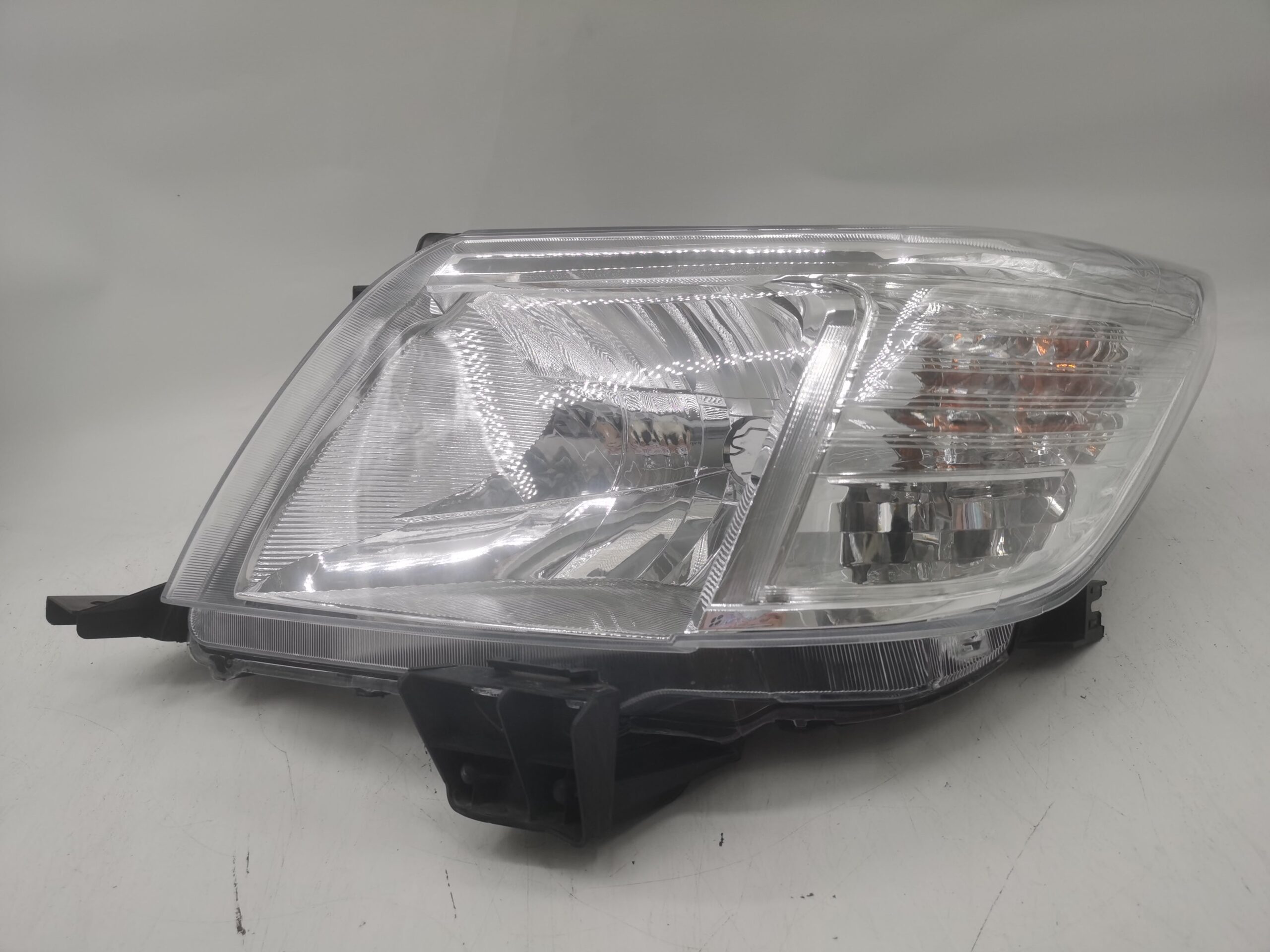 Toyota HILUX VIGO 2011-2014 HALOGEN L.H.S Headlight Assembly