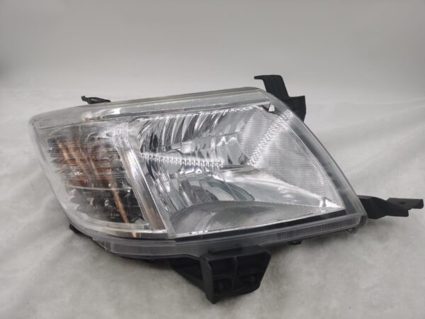 Toyota HILUX VIGO 2011-2014 HALOGEN R.H.S HEADLIGHT ASSEMBLY