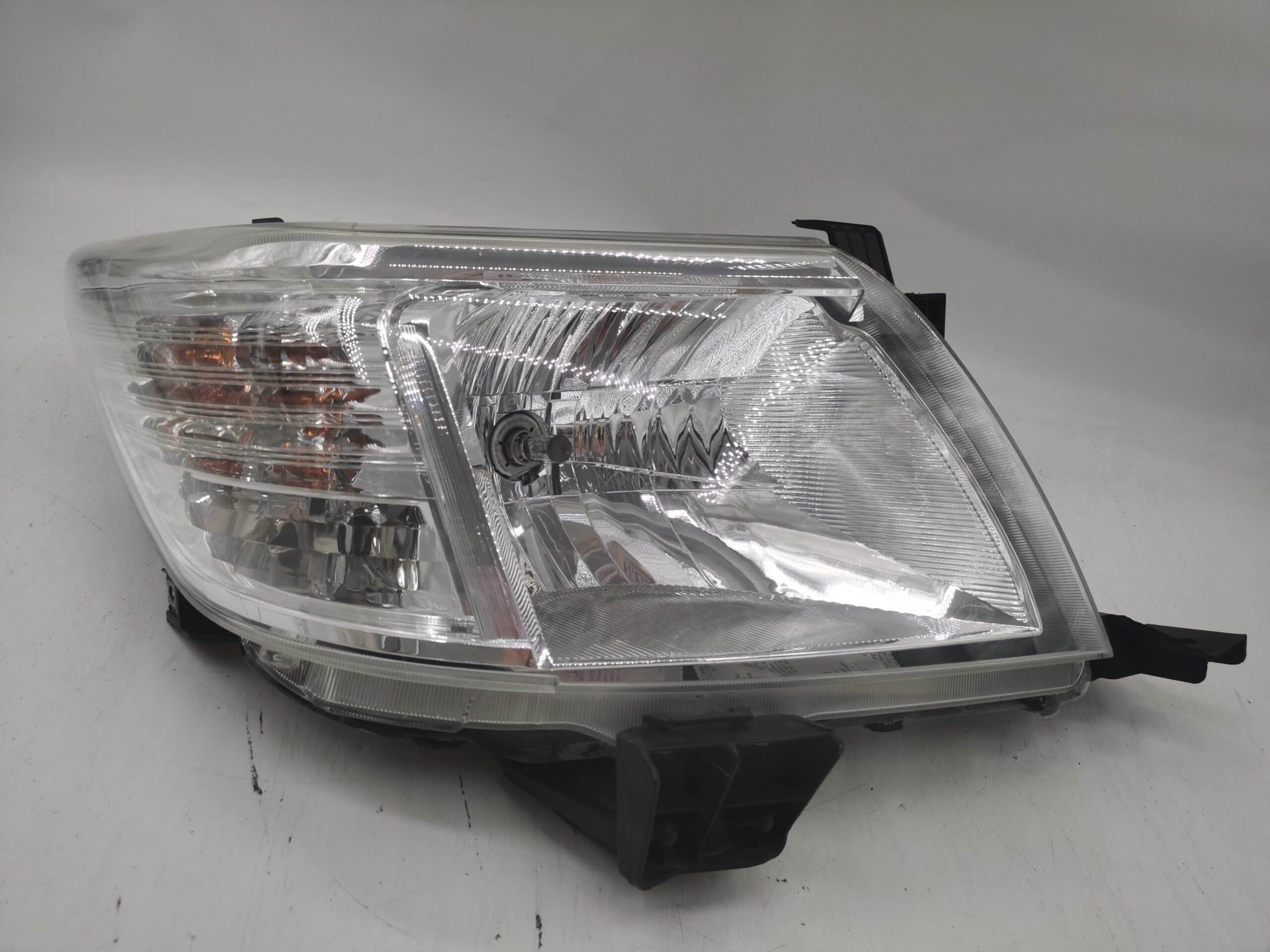 Toyota HILUX VIGO 2011-2014 HALOGEN R.H.S Headlight Assembly