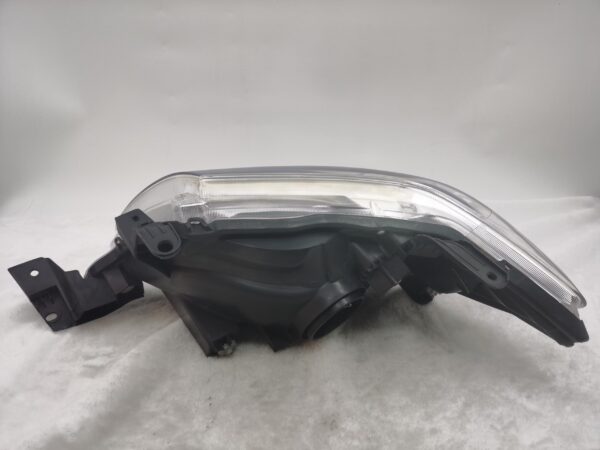 Toyota HILUX VIGO 2011-2014 HALOGEN R.H.S HEADLIGHT ASSEMBLY