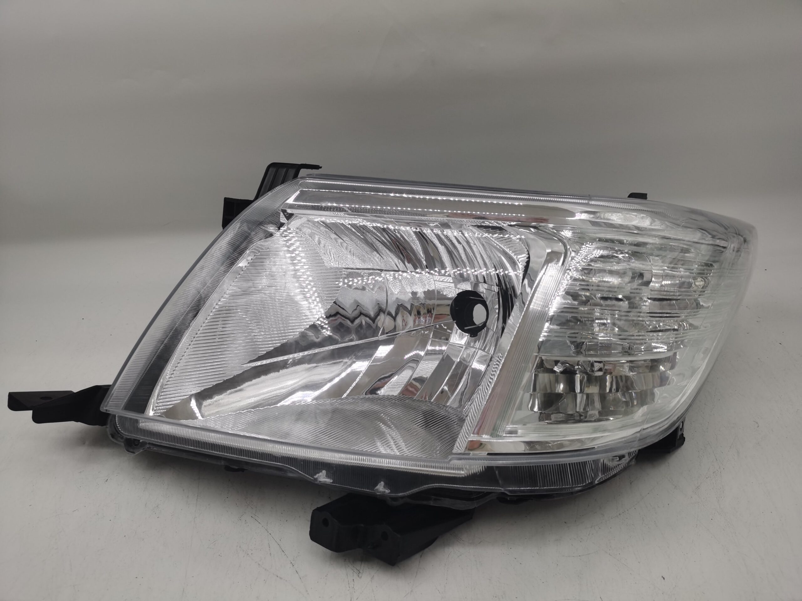 Toyota HILUX VIGO 2011-2014 HALOGEN L.H.S HEADLIGHT ASSEMBLY