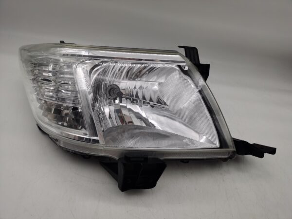 Toyota HILUX VIGO 2011-2014 HALOGEN R.H.S HEADLIGHT ASSEMBLY