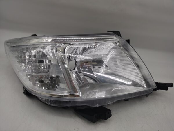 Toyota HILUX VIGO 2011-2014 HALOGEN R.H.S HEADLIGHT ASSEMBLY