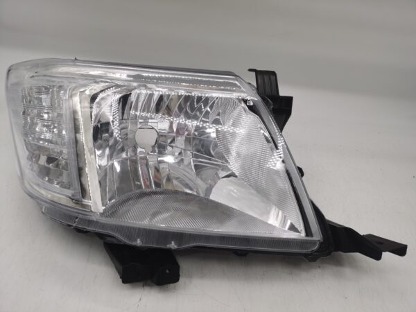 Toyota HILUX VIGO 2011-2014 HALOGEN R.H.S HEADLIGHT ASSEMBLY