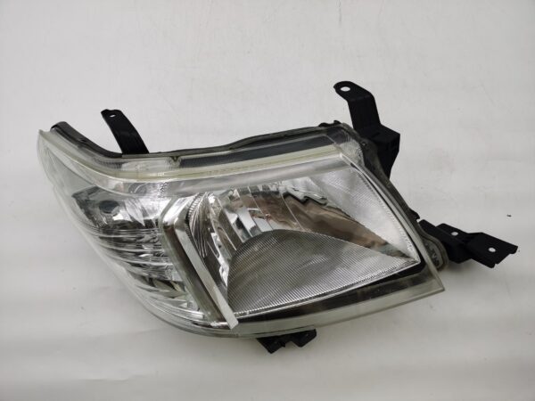 Toyota HILUX VIGO 2011-2014 HALOGEN R.H.S HEADLIGHT ASSEMBLY