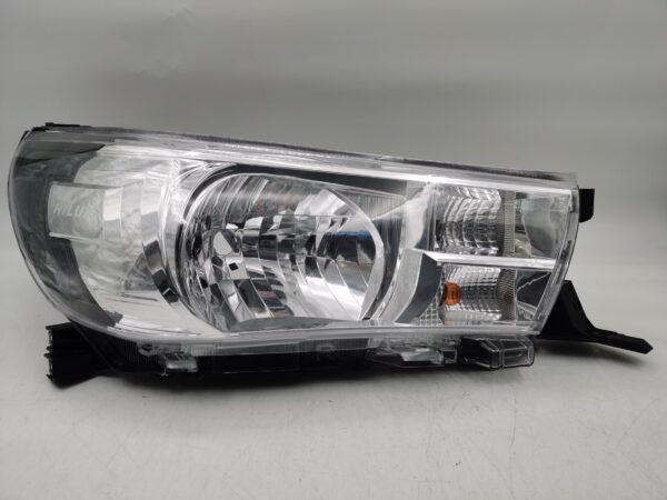 Toyota HILUX VIII 2015-2021 R.H.S HEADLIGHT ASSEMBLY