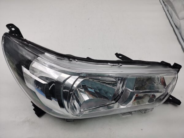 Toyota HILUX VIII 2015-2021 R.H.S HEADLIGHT ASSEMBLY