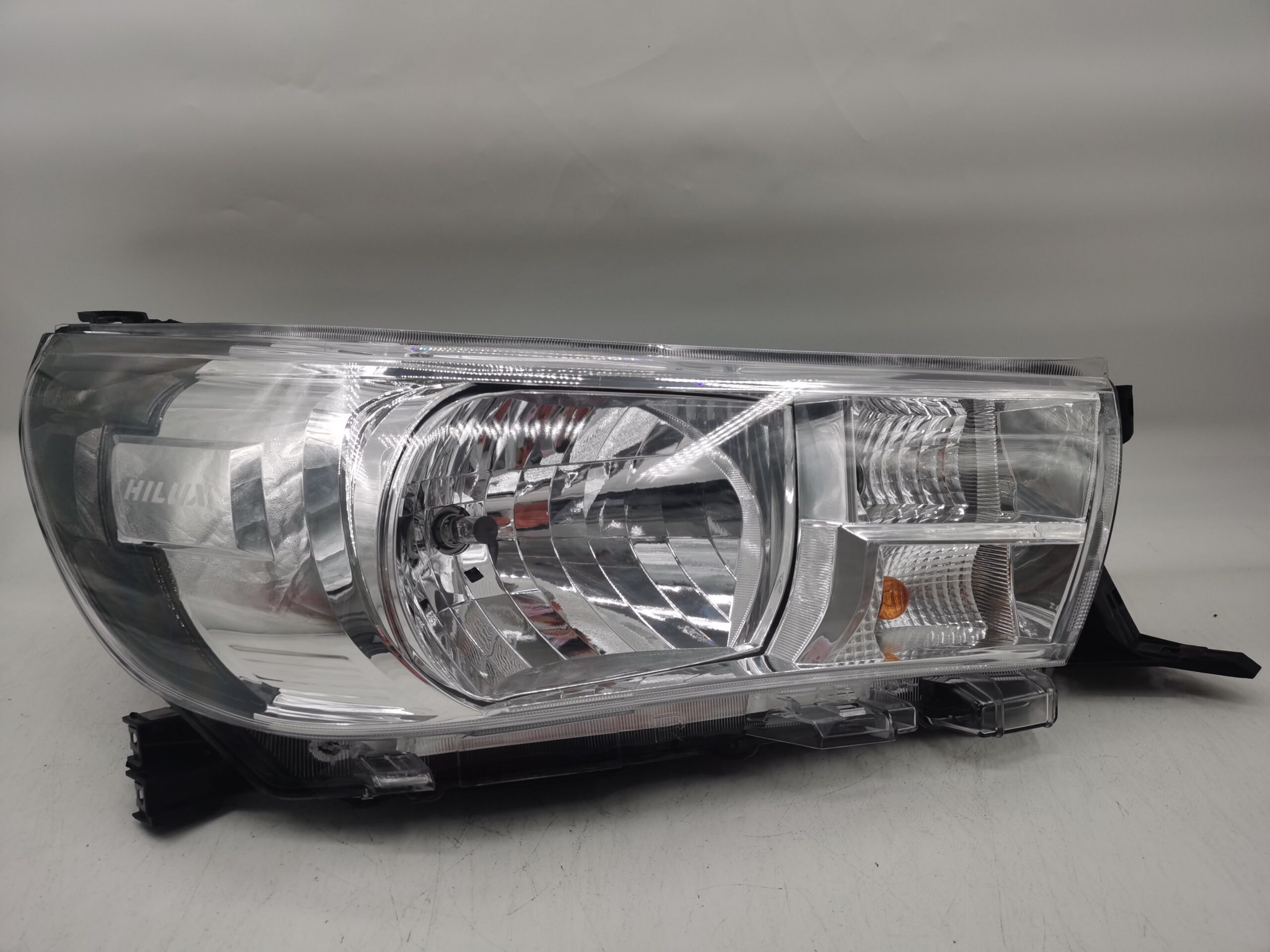 Toyota HILUX REVO 2015-2019 HALOGEN R.H.S HEADLIGHT ASSEMBLY