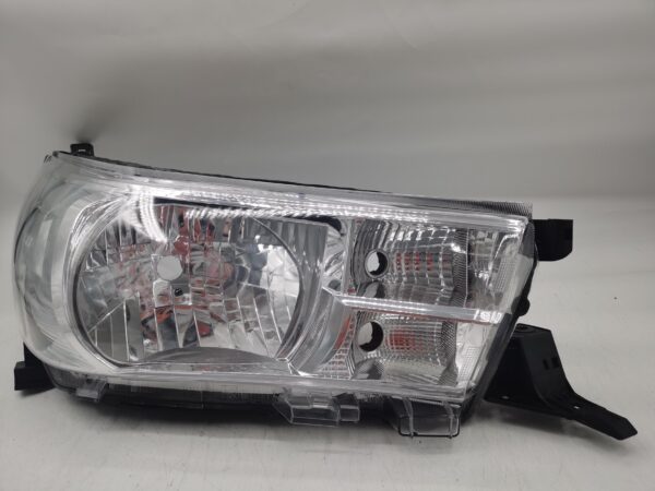 Toyota HILUX REVO 2015-2019 HALOGEN R.H.S HEADLIGHT ASSEMBLY