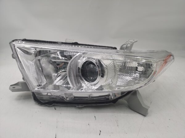 Toyota KLUGER 2011-2013 HALOGEN L.H.S Headlight Assembly