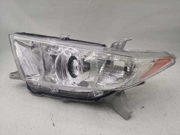 Toyota KLUGER 2011-2013 HALOGEN L.H.S Headlight Assembly