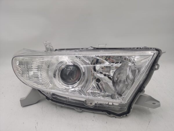 Toyota KLUGER 2011-2013 HALOGEN R.H.S Headlight Assembly