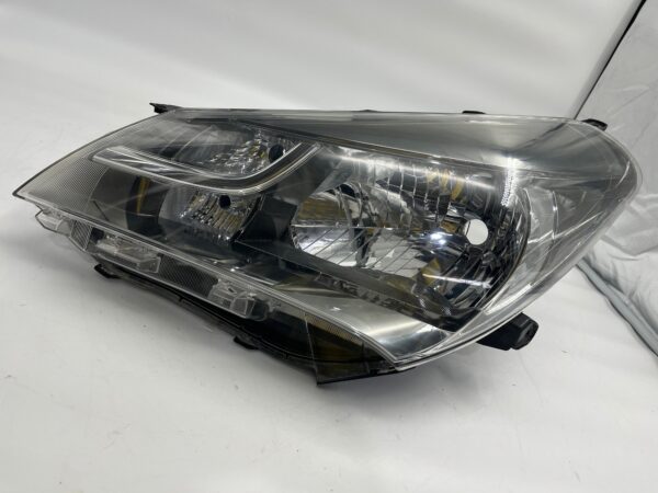 Toyota L.H.S HEADLIGHT ASSEMBLY