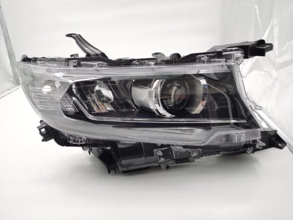 Toyota LAND-CRUISER-PRADO 2017 R.H.S HEADLIGHT ASSEMBLY