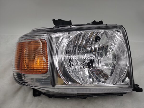 Toyota LANDCRUISER 70 SERIES VDJ76R 2006-2008 HALOGEN R.H.S HEADLIGHT ASSEMBLY