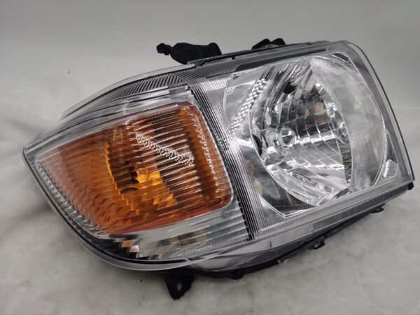 Toyota LANDCRUISER 70 SERIES VDJ76R 2006-2008 HALOGEN R.H.S HEADLIGHT ASSEMBLY