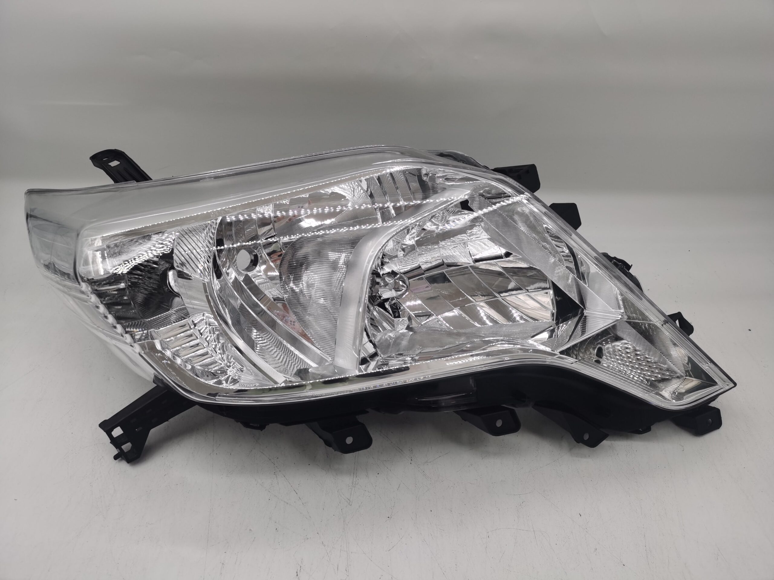 Toyota LANDCRUISER PRADO 150 GDJ150W 2014-2017 HALOGEN R.H.S HEADLIGHT ASSEMBLY