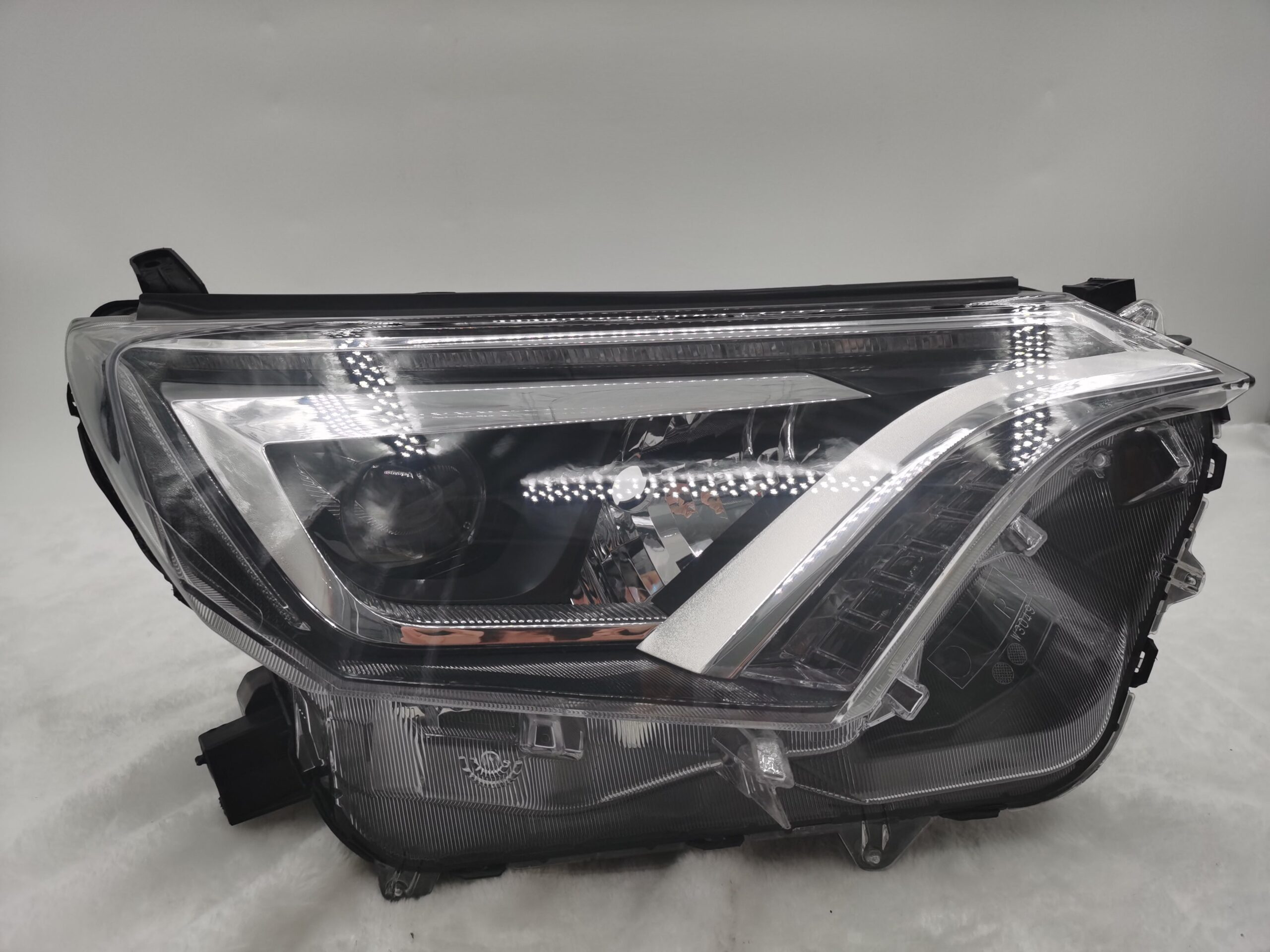 Toyota RAV4 4.5 XA40 2016-2018 LED R.H.S HEADLIGHT ASSEMBLY