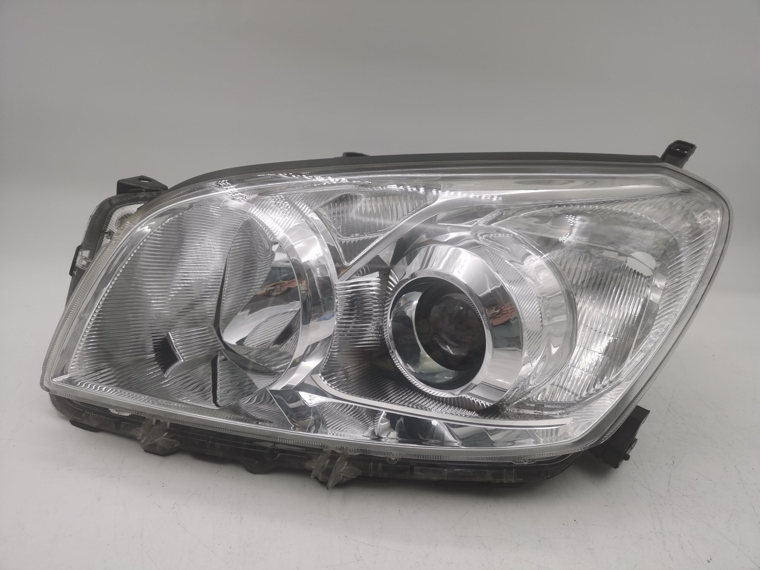 Toyota RAV4 III 2009-2012 HALOGEN L.H.S HEADLIGHT ASSEMBLY