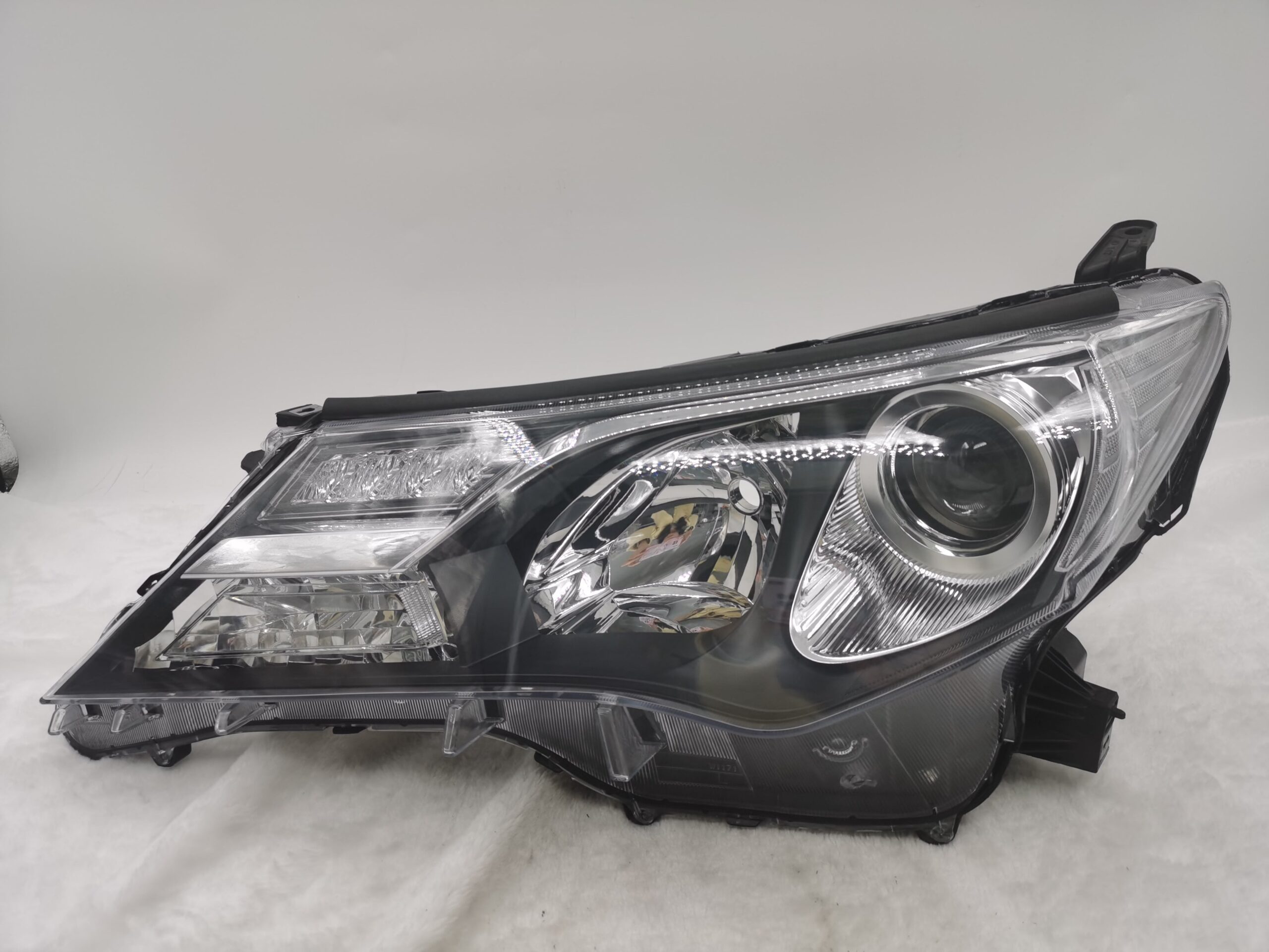 Toyota RAV4 IV XA40 2013-2015 HALOGEN L.H.S HEADLIGHT ASSEMBLY