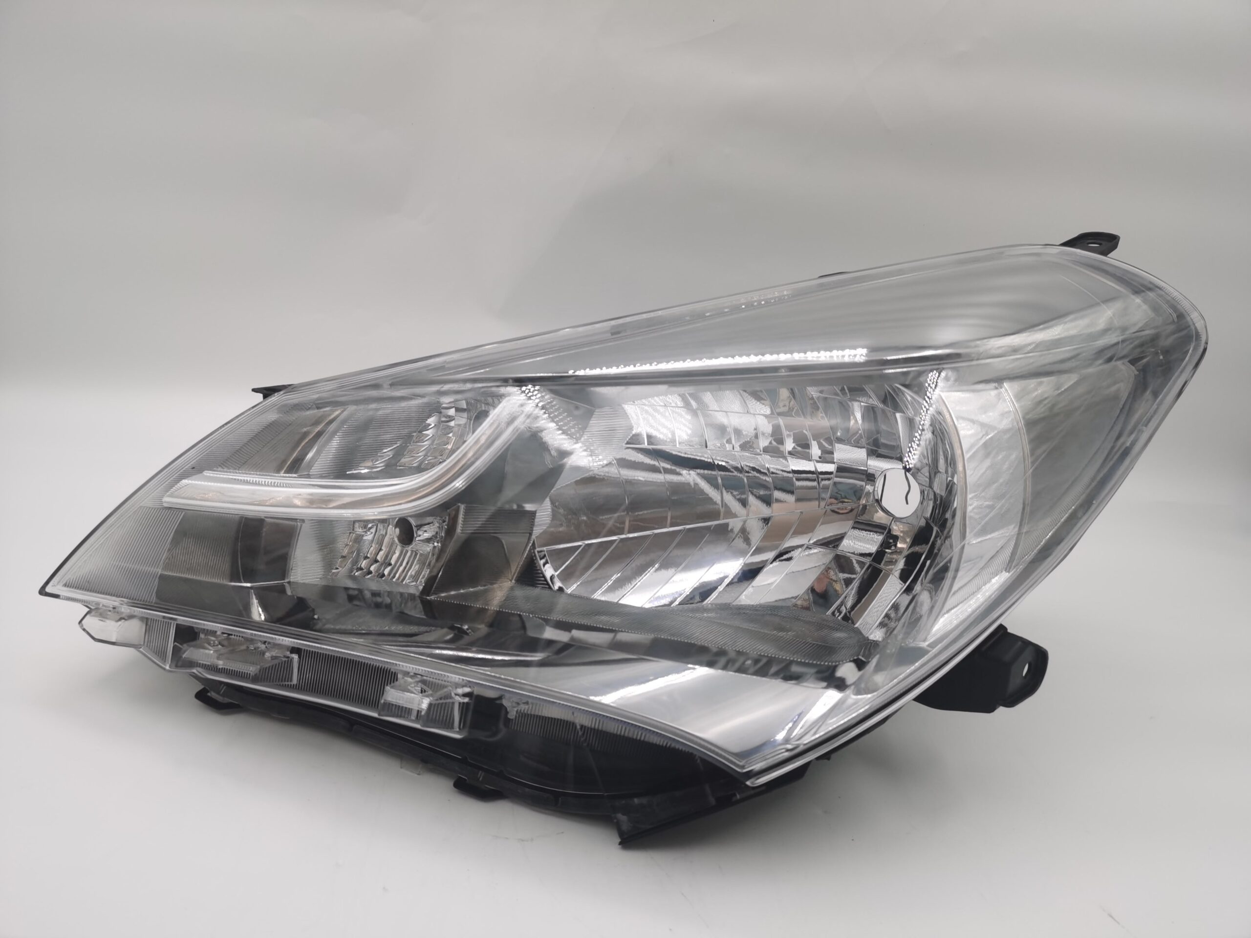 Toyota YARIS NCP130R 2014-2016 HALOGEN L.H.S HEADLIGHT ASSEMBLY