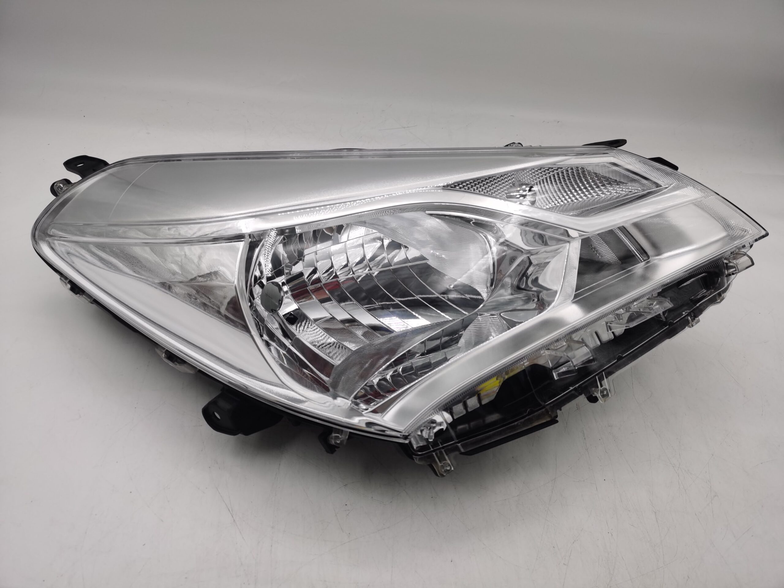 Toyota YARIS/VITZ NSP130 2017-2019 HALOGEN R.H.S HEADLIGHT ASSEMBLY