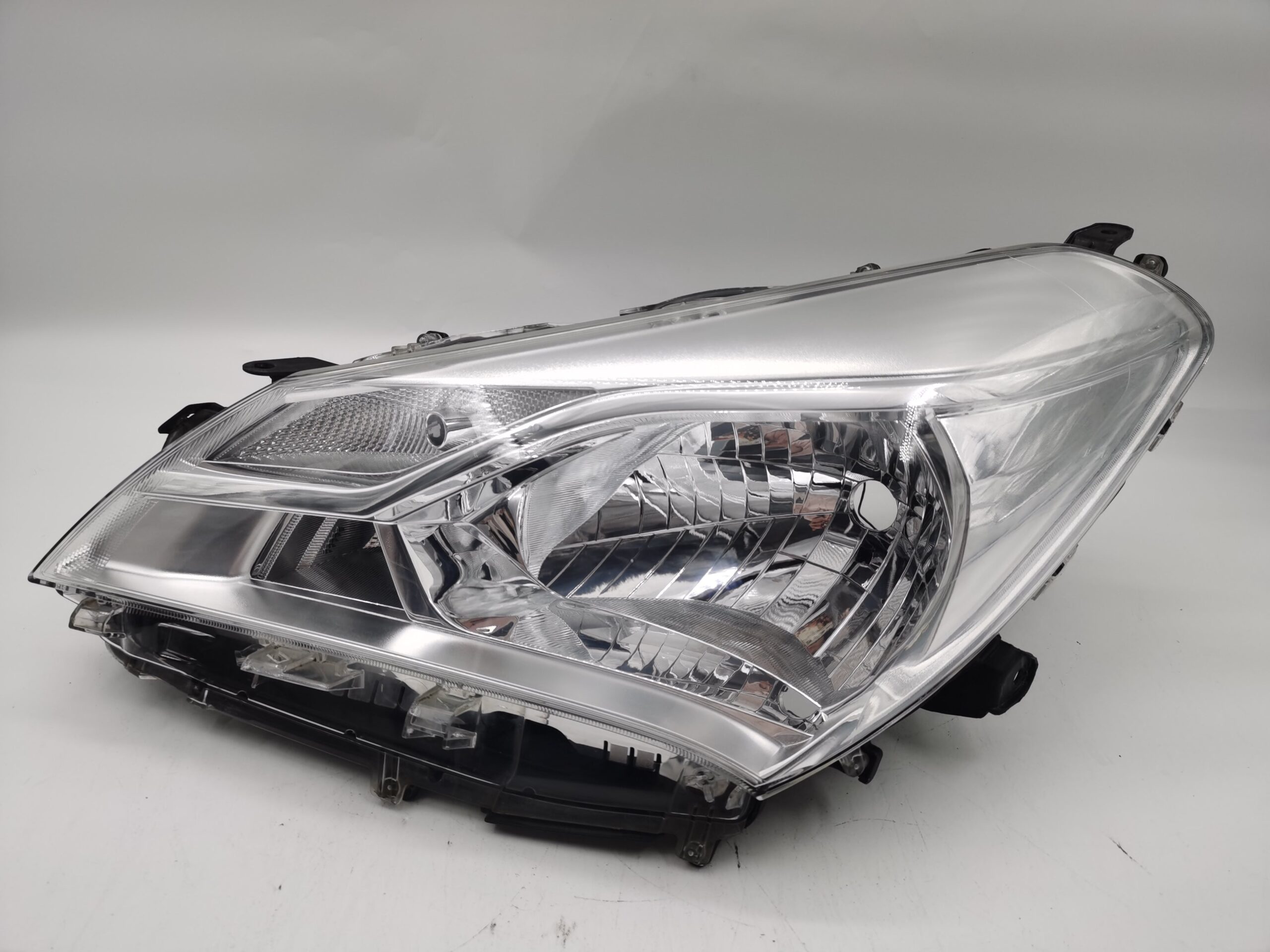 Toyota YARIS/VITZ NSP130 2017-2019 HALOGEN L.H.S HEADLIGHT ASSEMBLY