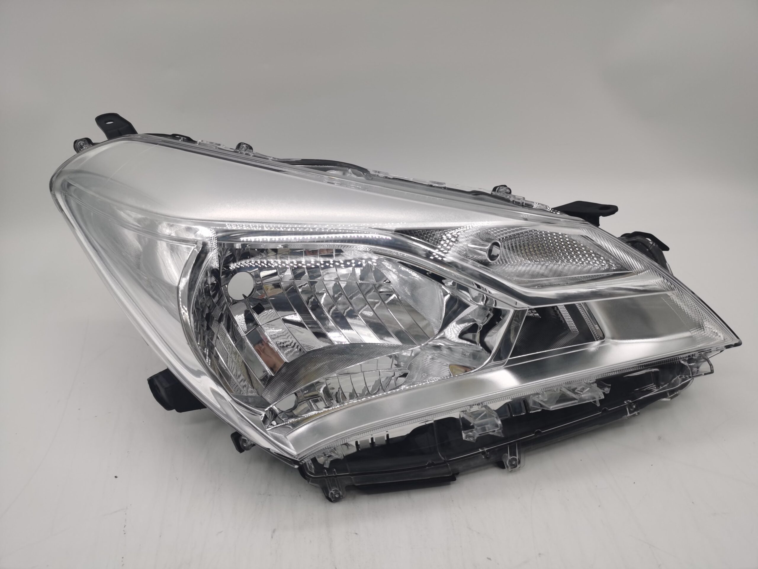 Toyota YARIS VITZ NSP130 2017-2019 HALOGEN R.H.S HEADLIGHT ASSEMBLY