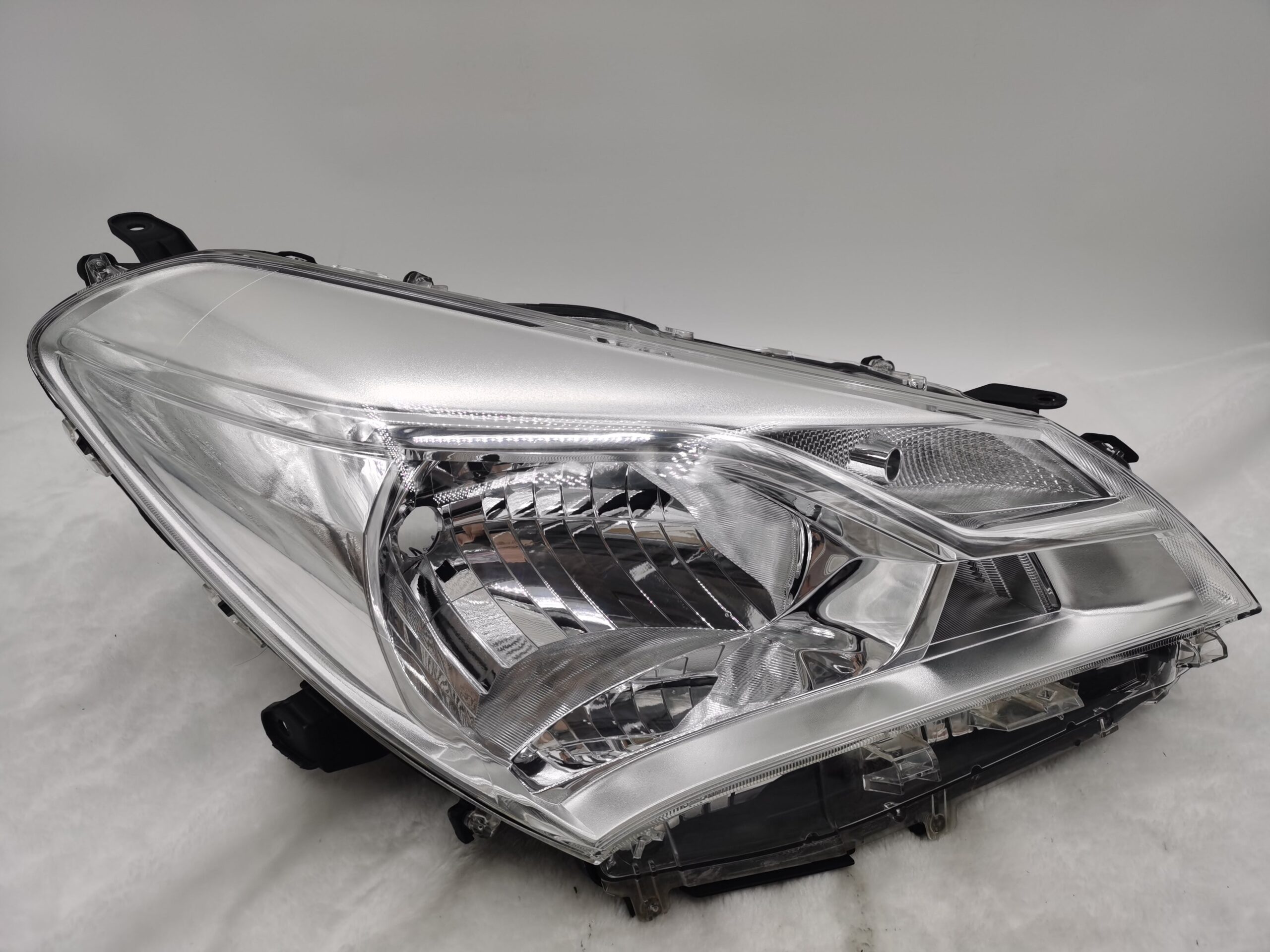 Toyota YARIS/VITZ NSP130 2017-2019 HALOGEN R.H.S HEADLIGHT ASSEMBLY